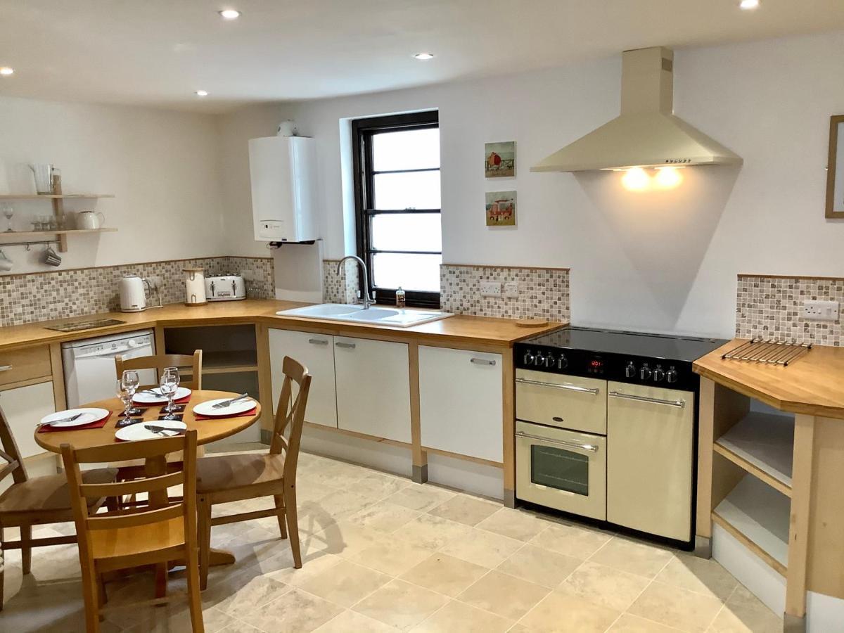 Scarborough House - Adults Only Holiday Home 토키 외부 사진